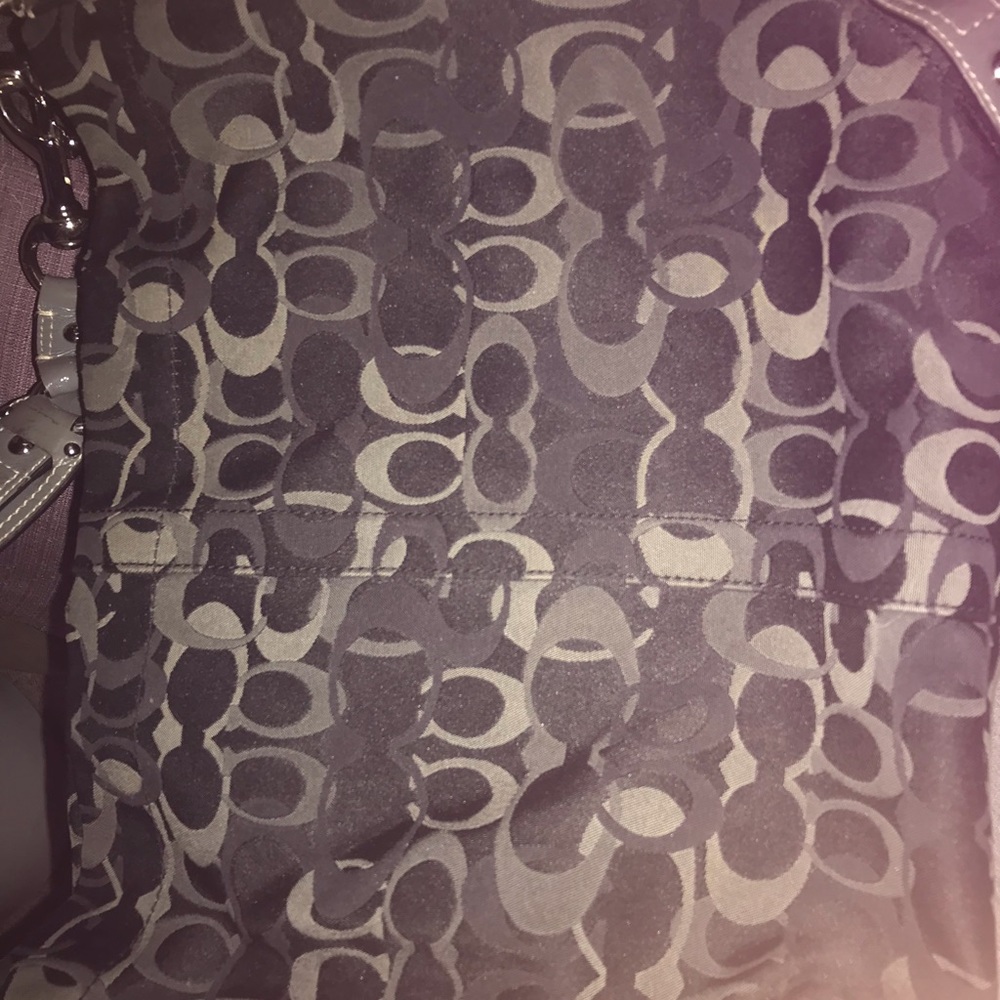 GUC Grey Coach - Picture 2 of 6